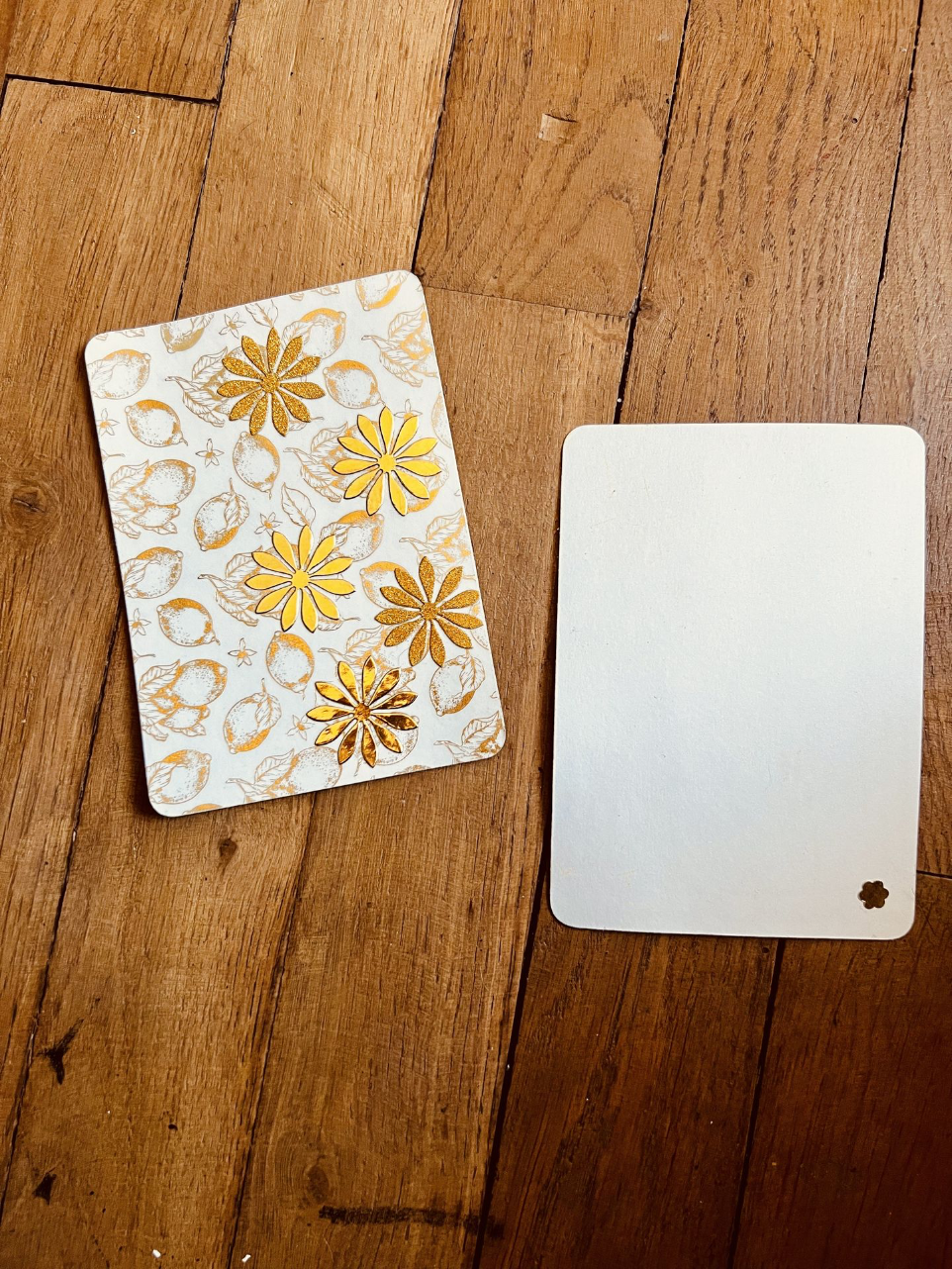 Cartes décoratives fleurs et doré