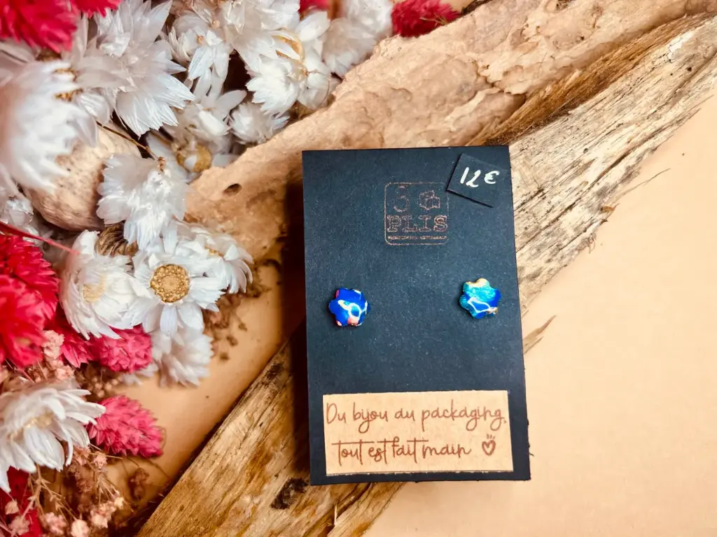 Boucles d'oreilles puces "fleurs bleues"